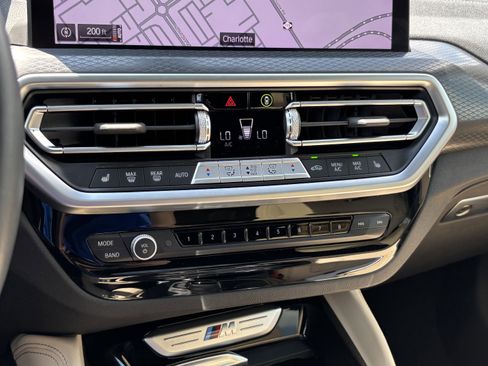 Used 2025 BMW X4 M40i image 29