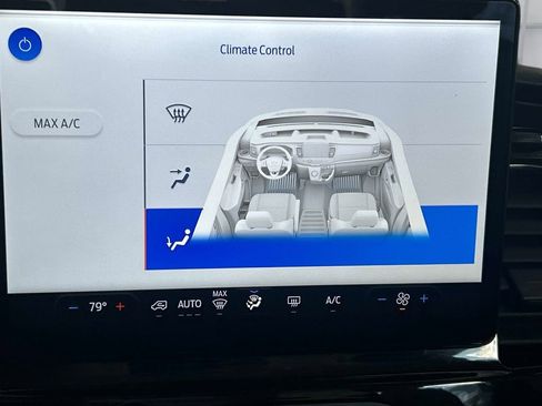 Used 2023 Ford Transit 350 XLT image 33