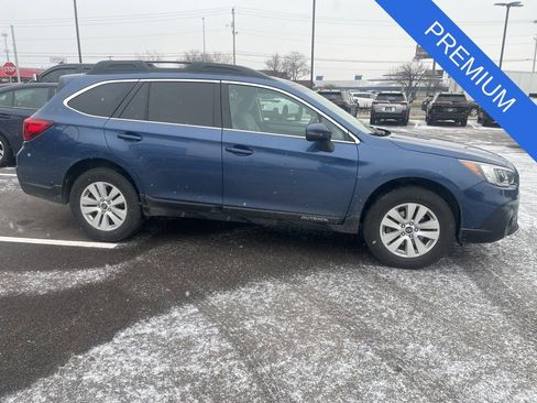 Used 2019 Subaru Outback 2.5i Premium image 2