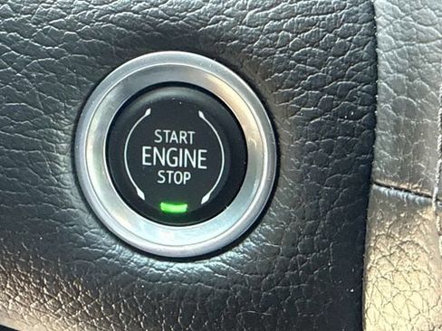 Used 2023 GMC Yukon Denali AWD/4WD image 27