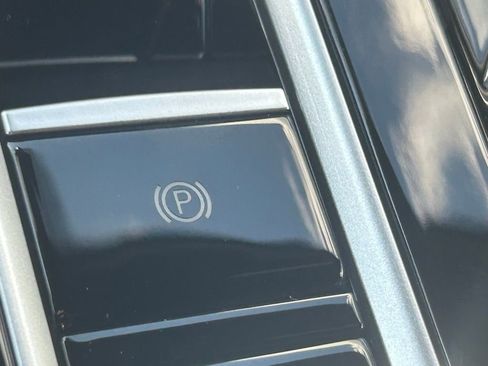 Used 2025 Volkswagen Atlas Cross Sport SEL image 61