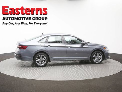 Used 2024 Volkswagen Jetta SE FWD image 37