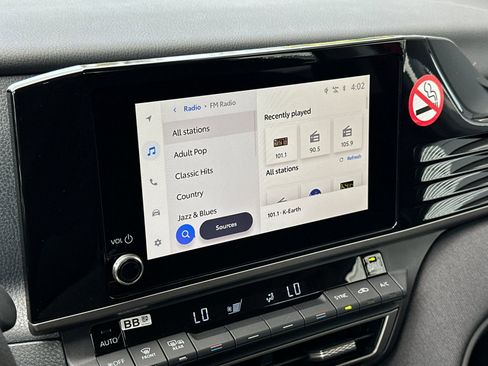 Used 2025 Toyota Camry LE w/ Convenience Package FWD image 19
