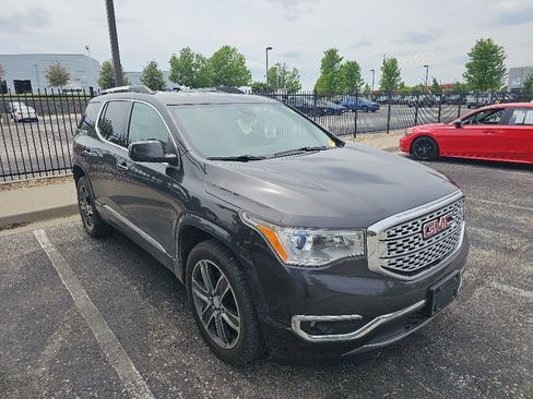 Used 2018 GMC Acadia Denali w/ Technology Package AWD/4WD image 3