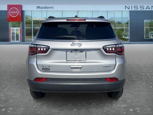 Used 2024 Jeep Compass Latitude AWD/4WD image 6