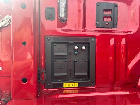 New 2025 Ford F150 Lightning Flash AWD/4WD image 9