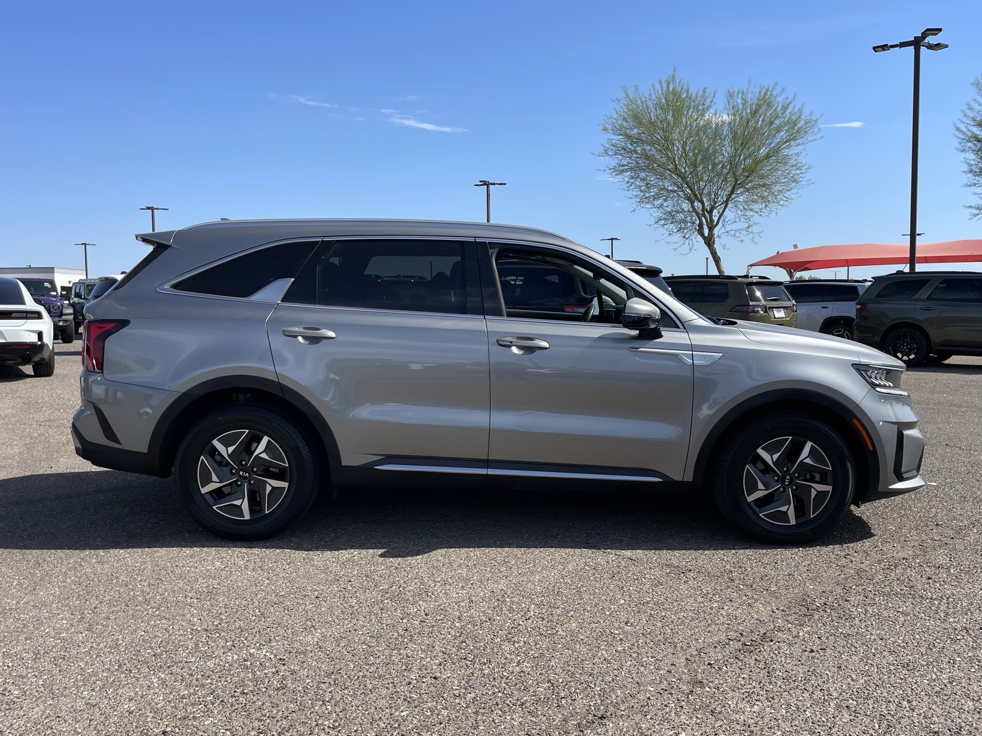 Used 2021 Kia Sorento EX FWD image 6