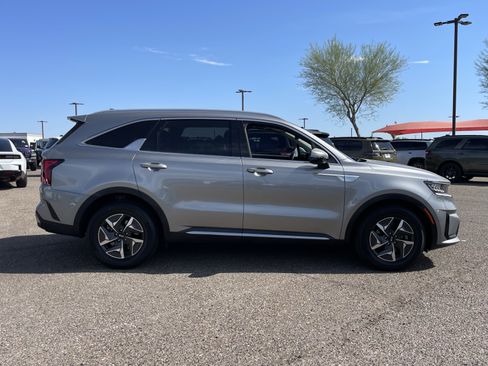 Used 2021 Kia Sorento EX FWD image 6