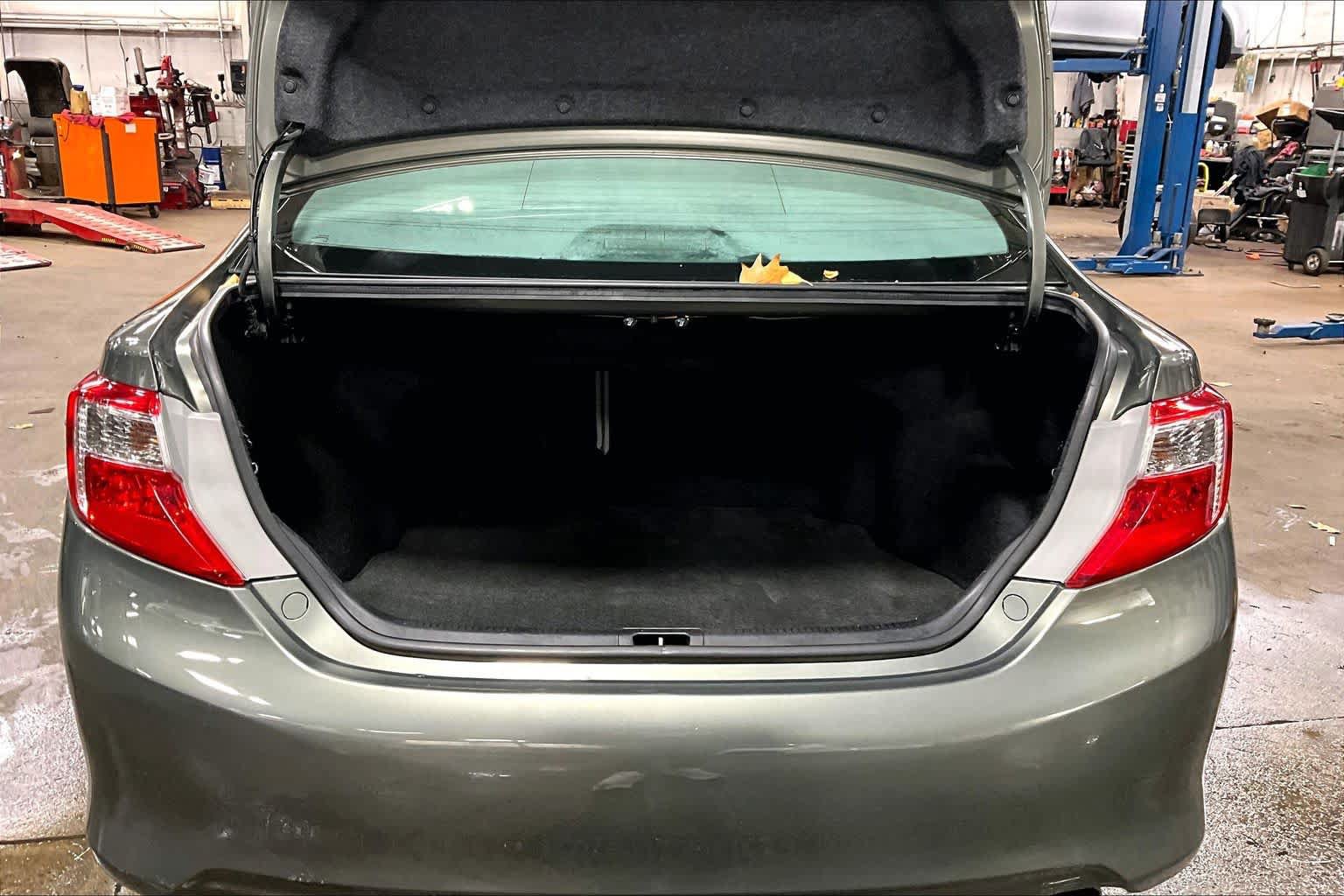 Used 2014 Toyota Camry XLE FWD image 30