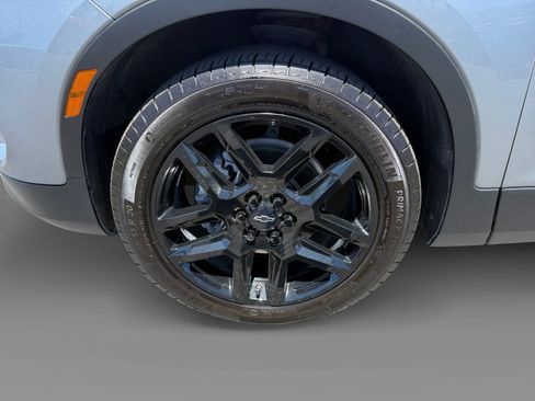 Used 2023 Chevrolet Blazer LT AWD/4WD image 9