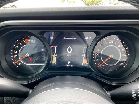 Used 2026 Jeep Wrangler Unlimited Rubicon AWD/4WD image 12