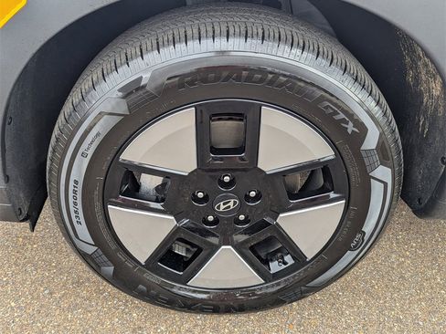 Certified 2025 Hyundai Santa Fe SEL image 25