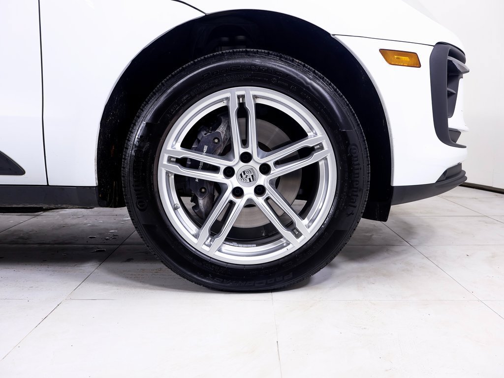 Used 2025 Porsche Macan AWD/4WD image 21