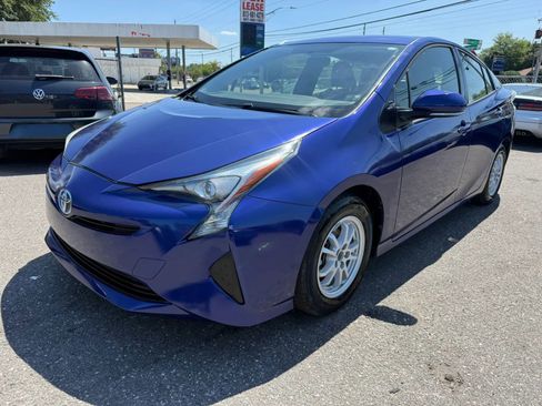 Used 2016 Toyota Prius Two image 1