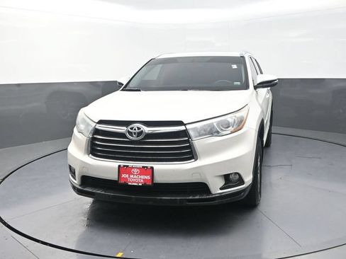 Used 2015 Toyota Highlander XLE AWD/4WD image 2