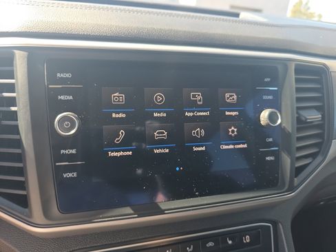 Used 2021 Volkswagen Atlas SE w/ Panoramic Sunroof Package image 28