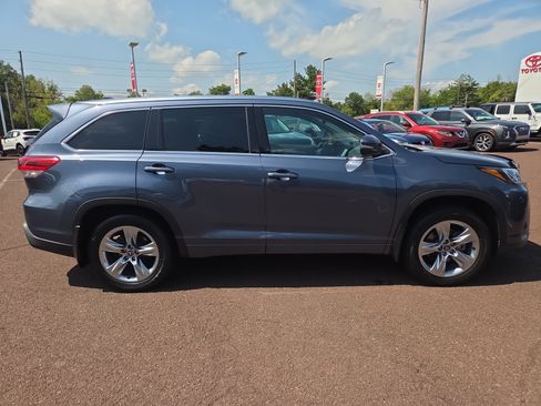 Certified 2019 Toyota Highlander Limited AWD/4WD image 2