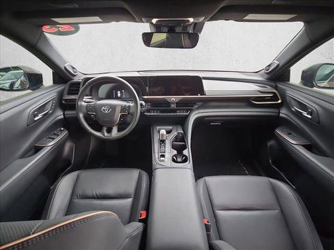 Used 2023 Toyota Crown Platinum AWD/4WD image 17