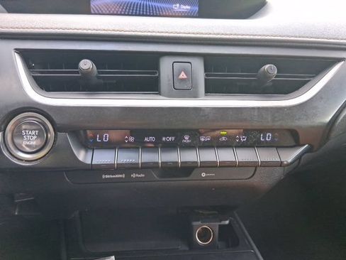 Used 2019 Lexus UX 200 w/ Accessory Package FWD image 22