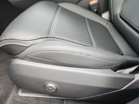 New 2026 Mercedes-Benz GLC 350e 4MATIC image 9