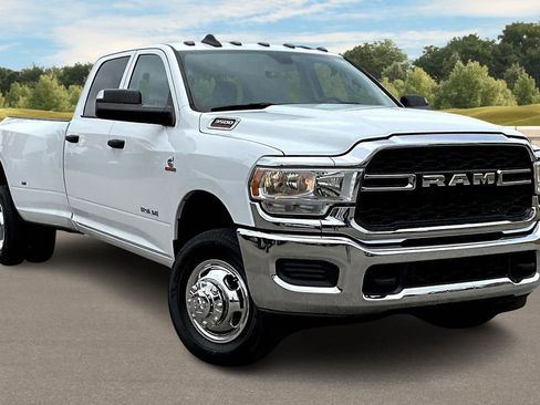 Used 2019 RAM 3500 Tradesman image 2