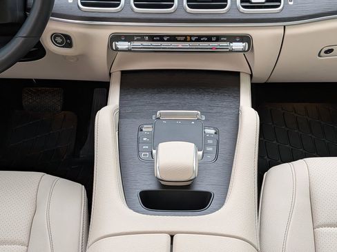 Used 2025 Mercedes-Benz GLE 350 4MATIC image 19