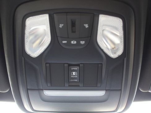 Used 2020 RAM 1500 Big Horn AWD/4WD image 34