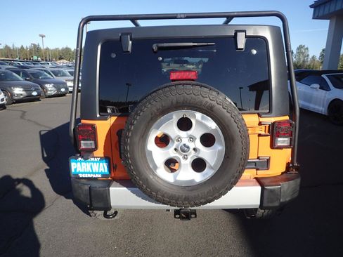 Used 2013 Jeep Wrangler Unlimited Sahara w/ Mopar Chrome Edition Group AWD/4WD image 4