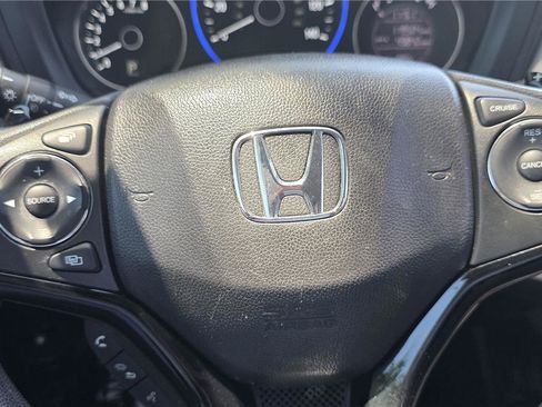 Used 2017 Honda HR-V EX image 17
