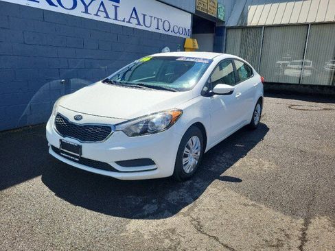 Used 2016 Kia Forte LX FWD image 2