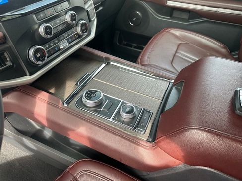 Used 2024 Ford Expedition Max Limited image 18