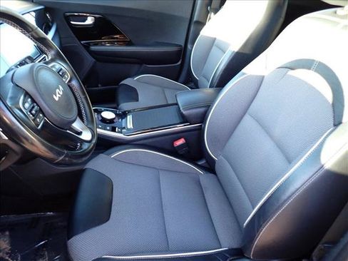 Used 2022 Kia Niro EX FWD image 11