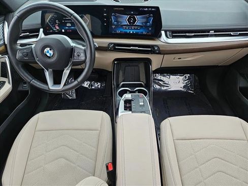 Used 2025 BMW X1 xDrive28i w/ Premium Package image 17