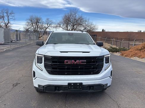 Used 2023 GMC Sierra 1500 Elevation image 3