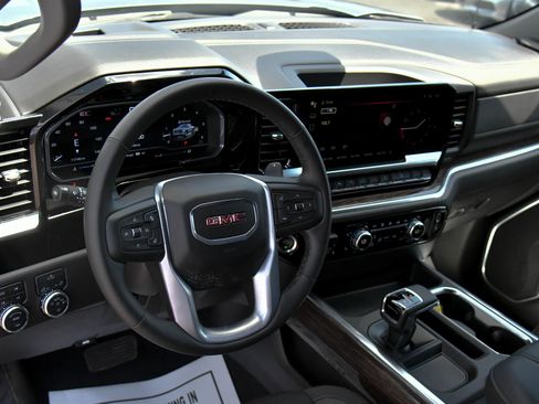 Used 2025 GMC Sierra 1500 Elevation w/ X31 Off-Road Package AWD/4WD image 16