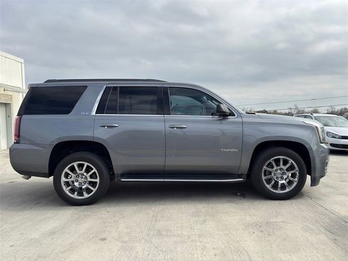 Used 2018 GMC Yukon SLE w/ SLE Value Package image 9