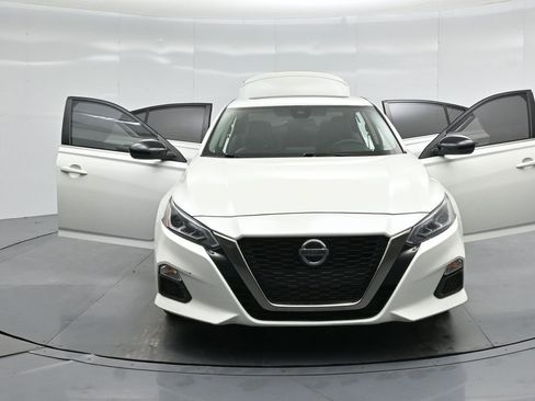 Used 2022 Nissan Altima 2.0 SR image 29