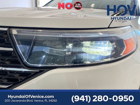 Used 2023 Ford Explorer XLT w/ Equipment Group 202A RWD image 8