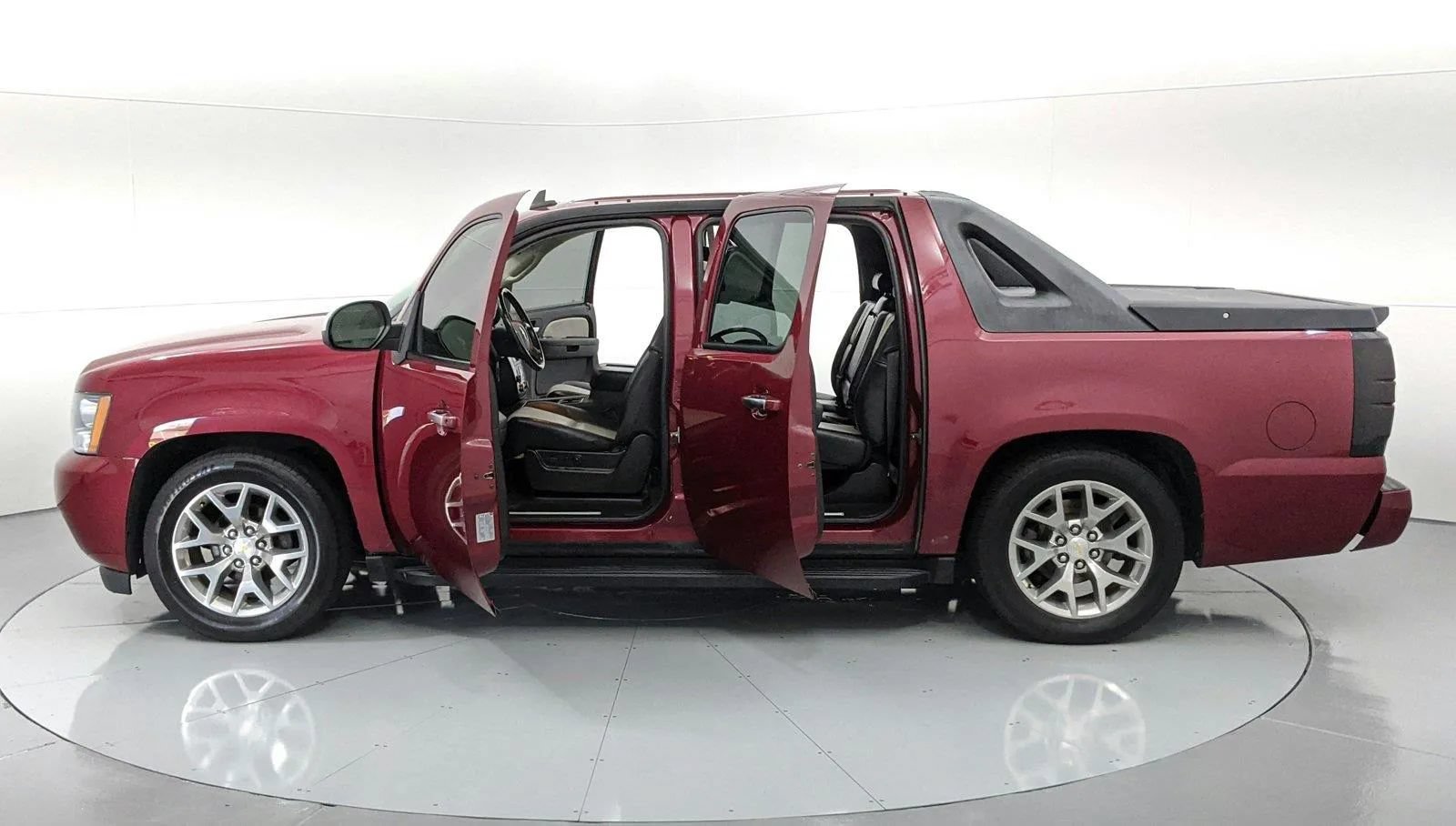 Used 2007 Chevrolet Avalanche LT w/ LT Preferred Equipment Group AWD/4WD image 12