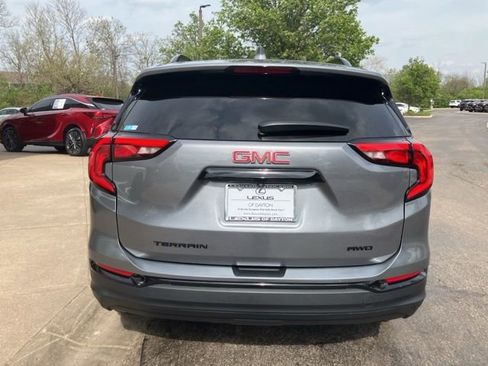 Used 2021 GMC Terrain SLT w/ Elevation Edition image 4