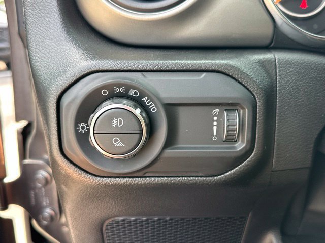 Used 2023 Jeep Gladiator Sport AWD/4WD image 10