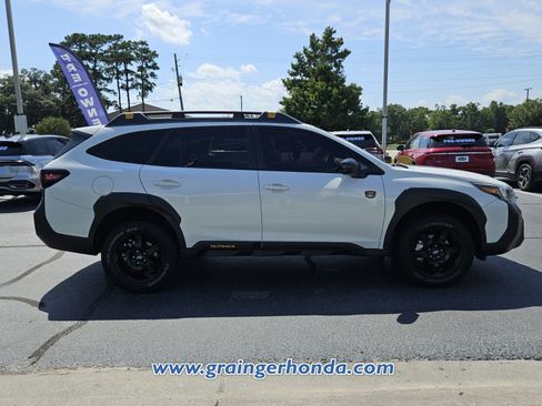 Used 2022 Subaru Outback Wilderness AWD/4WD image 6