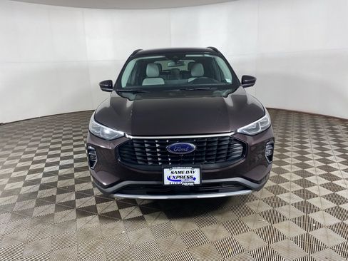 Used 2023 Ford Escape Platinum w/ Premium Technology Package image 5