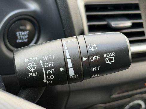 Used 2014 MAZDA MAZDA3 i Sport image 32