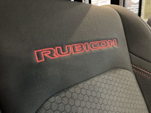 Used 2021 Jeep Wrangler Unlimited Rubicon AWD/4WD image 34