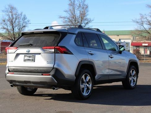 Used 2020 Toyota RAV4 Limited image 6