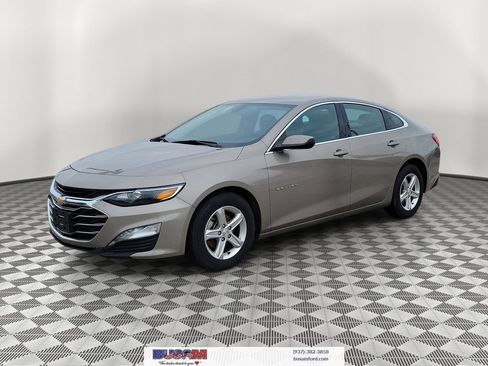 Used 2023 Chevrolet Malibu LT FWD image 2