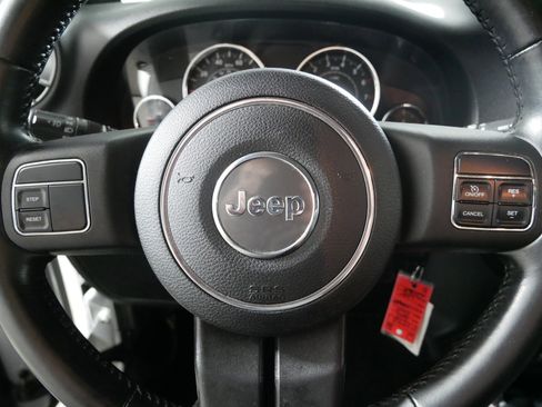 Used 2011 Jeep Wrangler Sahara w/ Dual Top Group AWD/4WD image 25