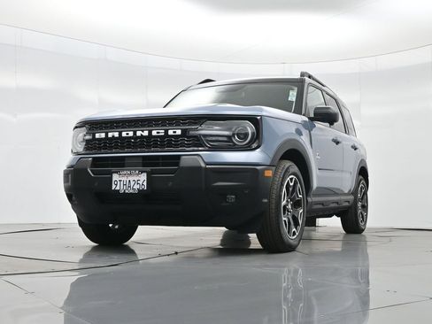 Used 2025 Ford Bronco Sport Outer Banks w/ Outer Banks Tech Package+ image 44