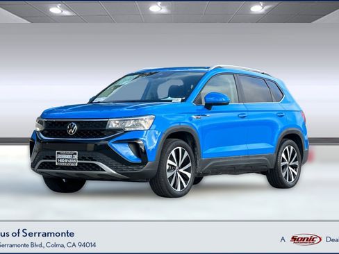 Used 2023 Volkswagen Taos SE w/ Panoramic Sunroof Package image 1
